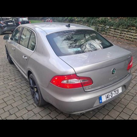 2014 Skoda Superb ELEGANCE 2.0 TDI 170HP 4X4 4DR €7,300 thumbnail