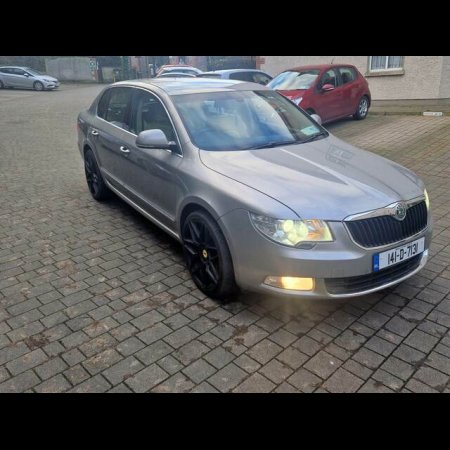 2014 Skoda Superb ELEGANCE 2.0 TDI 170HP 4X4 4DR €7,300 thumbnail