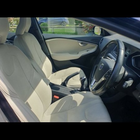 2015 Volvo V40 D2 SE 5DR €13,950 thumbnail