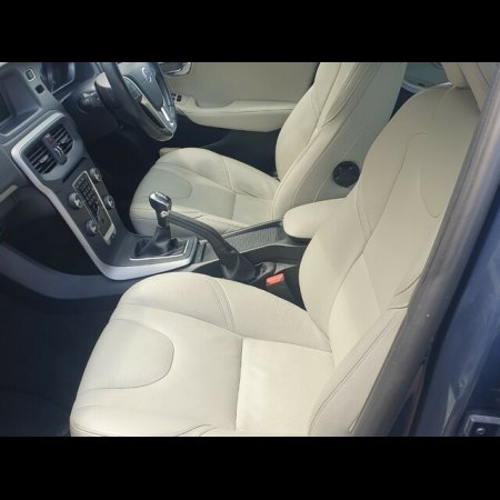 2015 Volvo V40 D2 SE 5DR €13,950 thumbnail