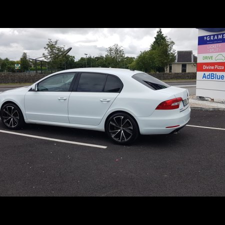 2014 Skoda Superb 1.6 TDI S GREENLINE III 105PS 5DR €9,500 thumbnail