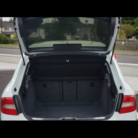 2014 Skoda Superb 1.6 TDI S GREENLINE III 105PS 5DR €9,500 thumbnail