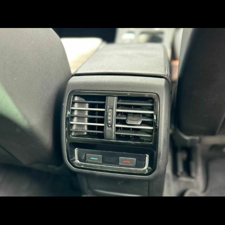 2016 Volkswagen Passat 2.0 TDI GT BLUEMOTION 150PS 4DR €7,200 thumbnail