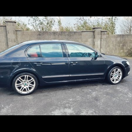 2013 Skoda Superb ACTIVE GL 1.6 TDI 105HP 4DR €5,300 thumbnail