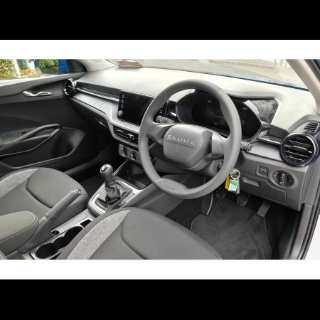 2025 Skoda Fabia ESSENCE 1.0 MPI 80HP-FREE-METALLIC PAINT-MUDFLAPS
