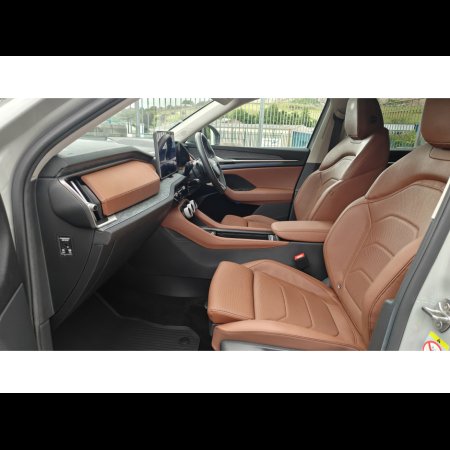 2025 Skoda Kodiaq SELECTION WITH COGNAC LEATHER-TECH PACK-WINTER PACK-SUNSET GLASS €57,950 thumbnail