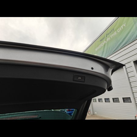 2023 Skoda Kodiaq STYLE 2.0 TDI 150 BHP DSG- WITH IVERY LEATHER AND URGRADE ALLOYS-STRIKING CAR-EXCEPTIONAL