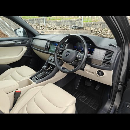 2023 Skoda Kodiaq STYLE 2.0 TDI 150 BHP DSG- WITH IVERY LEATHER AND URGRADE ALLOYS-STRIKING CAR-EXCEPTIONAL €49,954 thumbnail