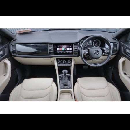 2023 Skoda Kodiaq STYLE 2.0 TDI 150 BHP DSG- WITH IVORY LEATHER AND URGRADE ALLOYS-STRIKING CAR-EXCEPTIONAL