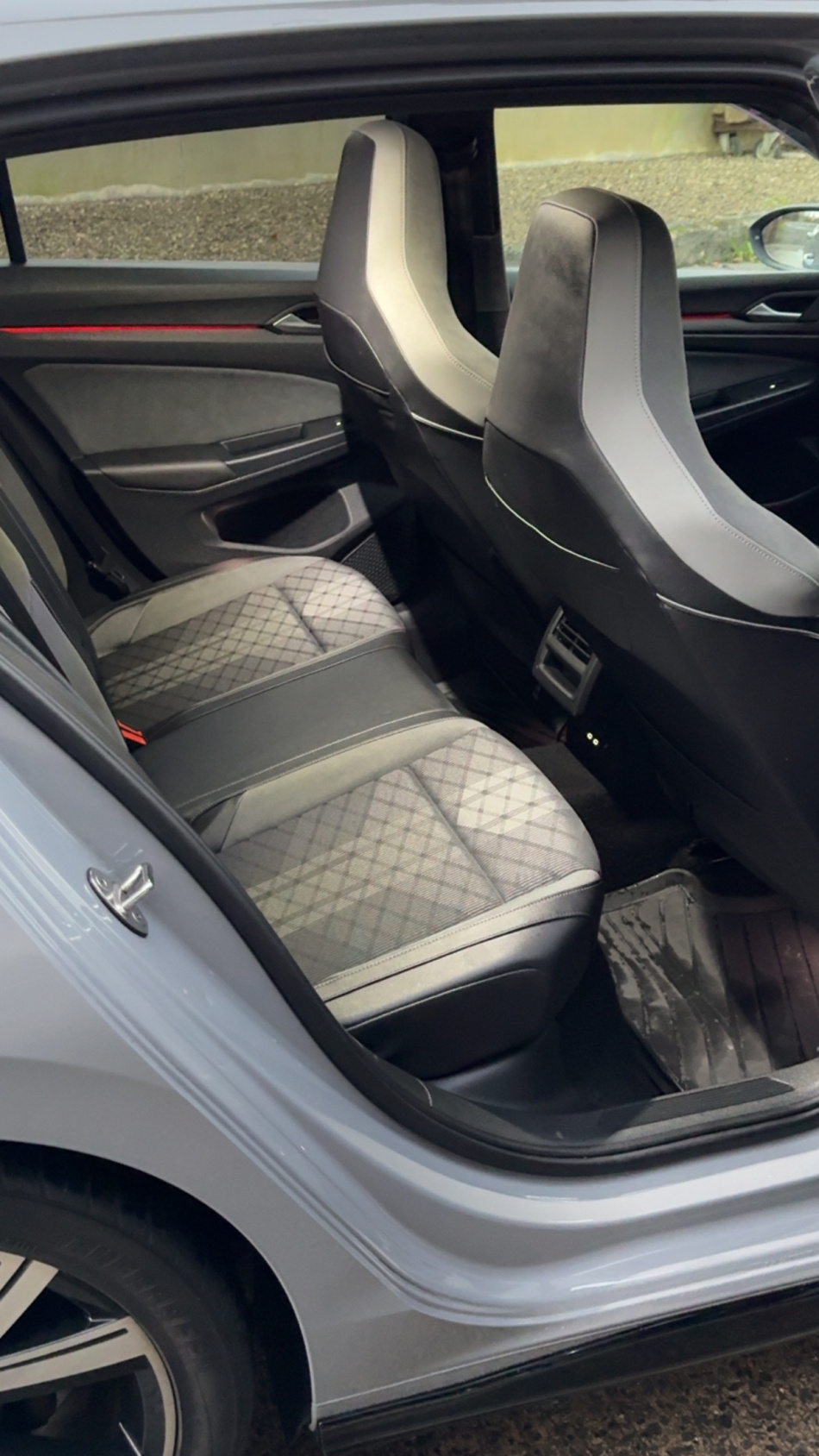 2022 Volkswagen Golf R-Line