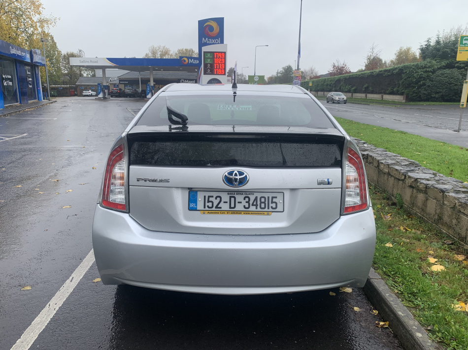 2015 Toyota  DAA-ZVW30 €11,500