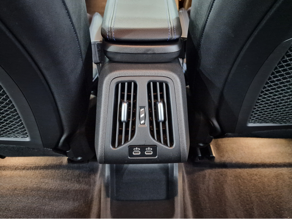 2023 BMW 2 Series Active Tourer 225E M SPORT X-DRIVE AUTOMATIC **ONE OWNER / APPLE CARPLAY / CRUISE CONTROL / COMFORT ACCESS / HALF LEATHER & ALCANTARA / HEATED FRONT SEATS / SAT NAV / REVERSE CAMERA / WIRELESS PHONE CHARGING** €35,900