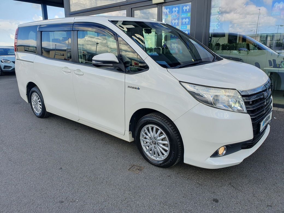 2014 Toyota Noah 7 SEATER * 1.8 SELF CHARGING HYBRID €16,950