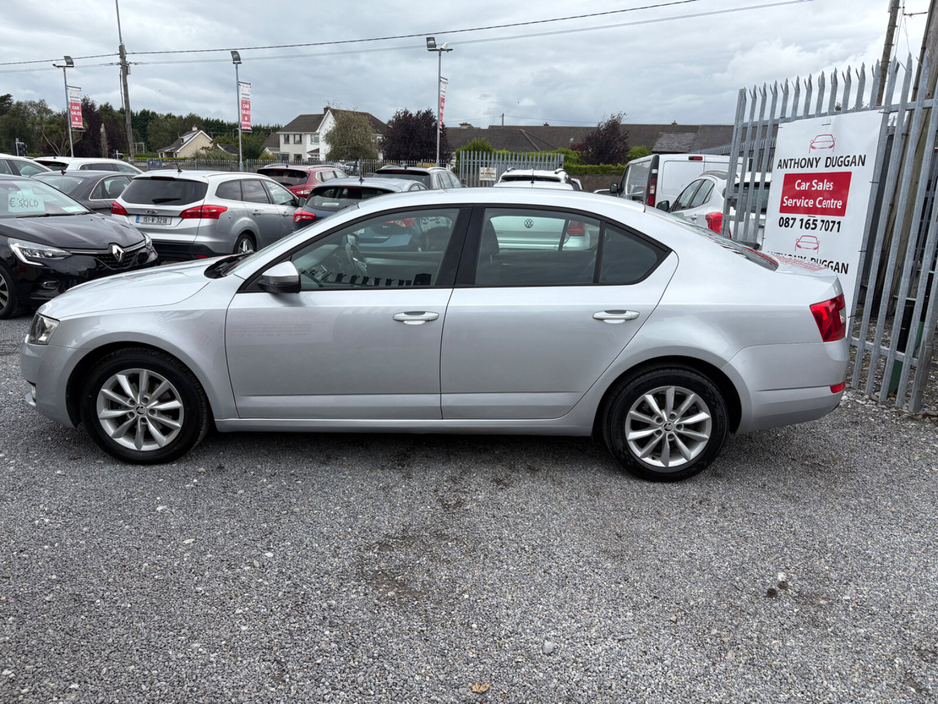 2016 Skoda Octavia COMBI AMBITION 1.6TDI 110HP DSG €10,950