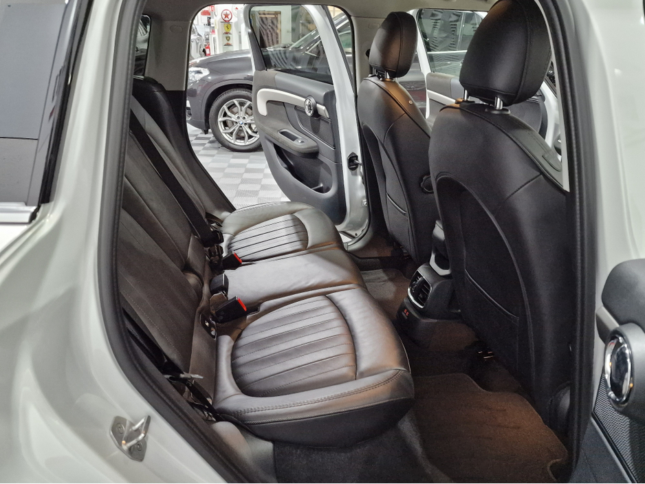 2021 MINI Countryman SE ALL4 EXCLUSIVE (PLUG IN HYBRID) AUTOMATIC **ONE OWNER / HUGE SPEC / APPLE CARPLAY / CRUISE CONTROL / FULL BLACK LEATHER / HEATED FRONT SEATS / REVERSE CAMERA / REAR TINTED GLASS / SAT NAV** €27,900