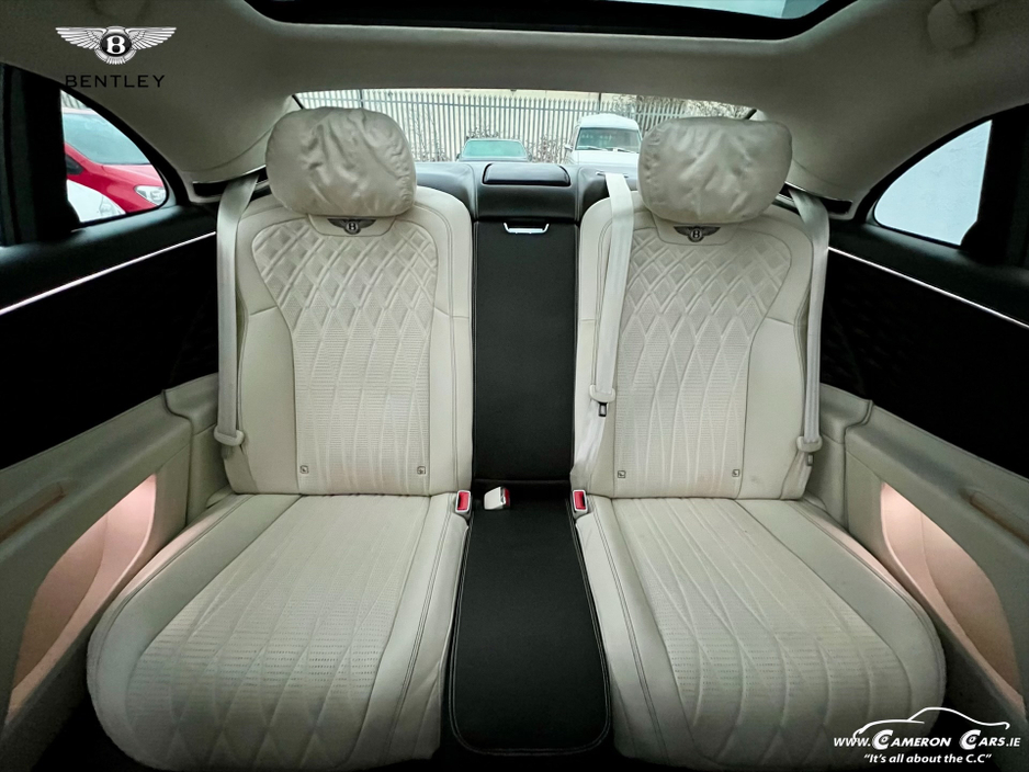 2023 Bentley Flying Spur AZURE €209,950