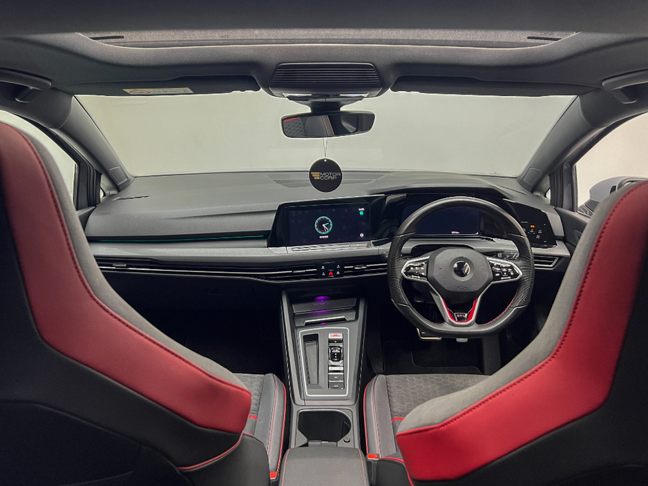 2022 Volkswagen Golf GTI CLUBSPORT 2.0 TSI 300HP *PAN ROOF* €49,990