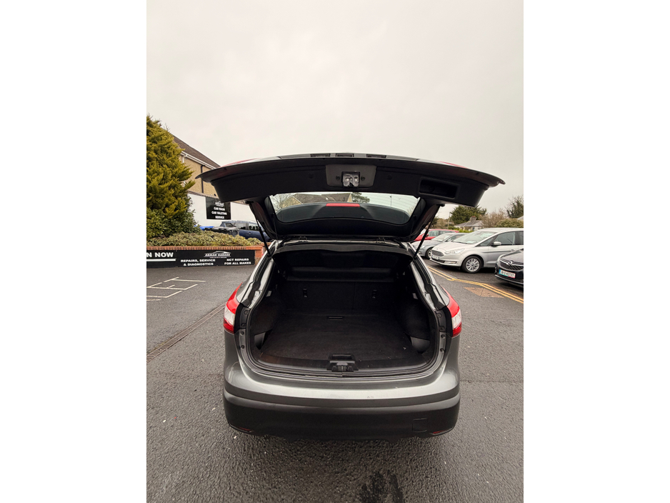 2015 Nissan Qashqai 1.5 SV E6 4DR €8,950