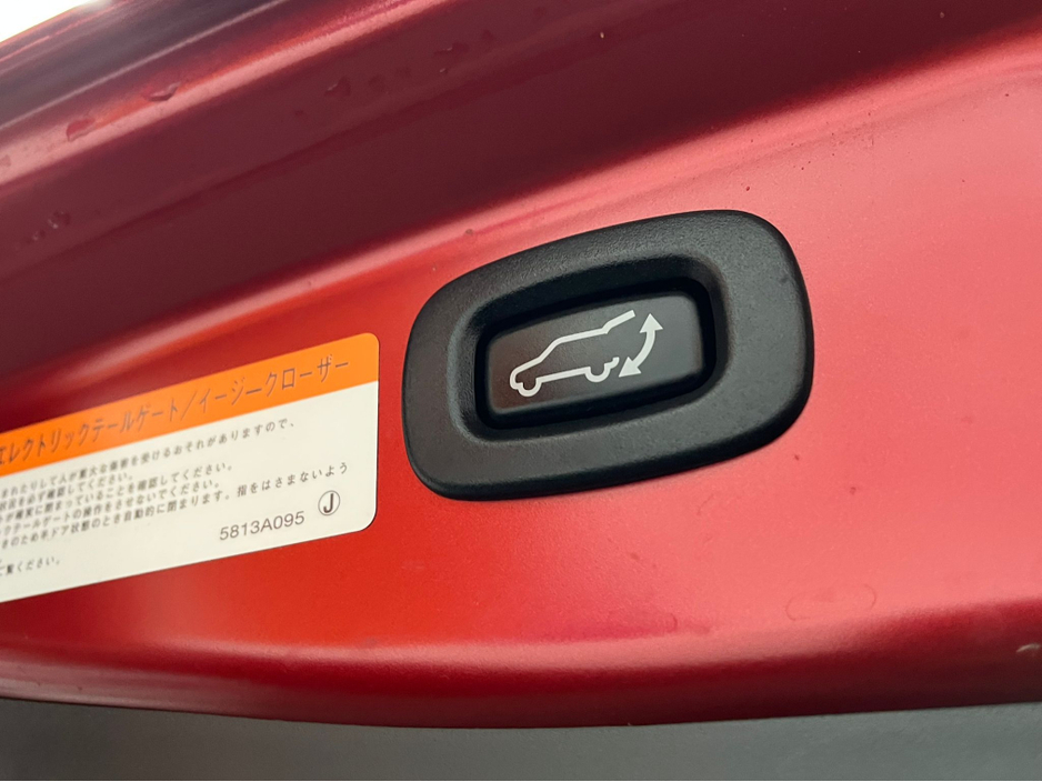 2018 Mitsubishi Outlander €19950! 2018 MISTUBISHI OUTLANDER PHEV HEATED SEATS - SUNROOF - HEATED STEERING WHEEL - CRUISE CONTROL - Reverse Camera €19,950