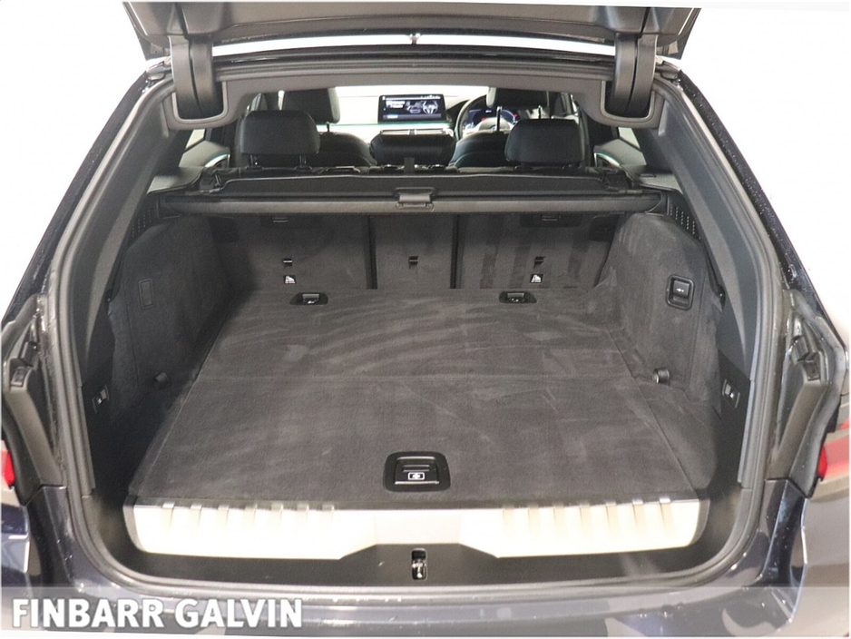 2022 BMW 5 Series 530e M Sport €41,950