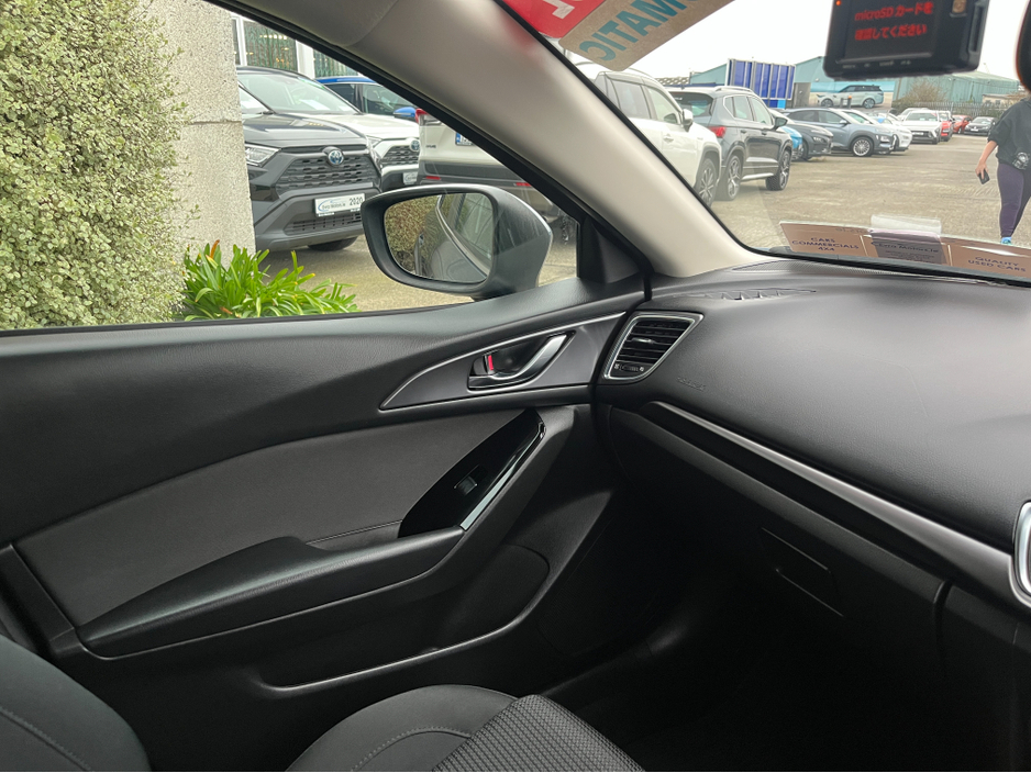 2019 Mazda Mazda3 AXELA AUTOMATIC 1.5 PETROL //HEAD UP DISPLAY//KEYLESS ENTRY//ADAPTIVE CRUISE CONTROL//REVERSE CAMERA// €16,950