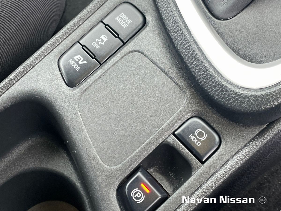 2024 Toyota Yaris Cross 1.5 Hybrid Luna