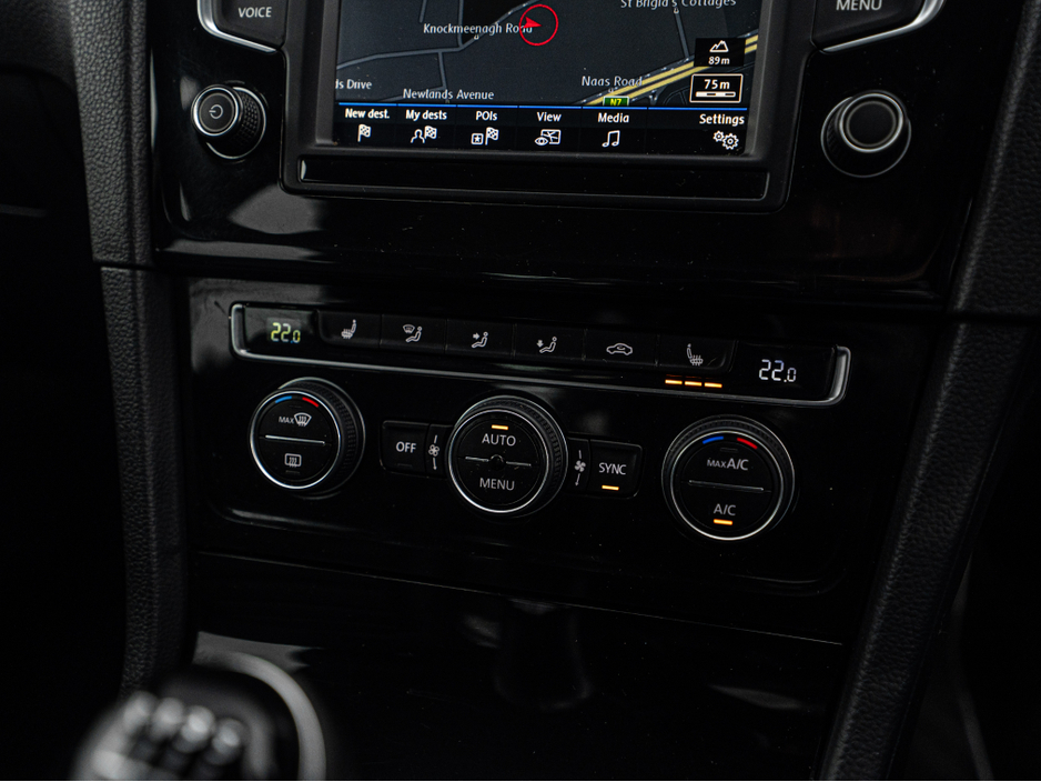 2017 Volkswagen Golf 2017 Golf 1.2tsi HIGHLINE/High spec/1yr warranty €16,888