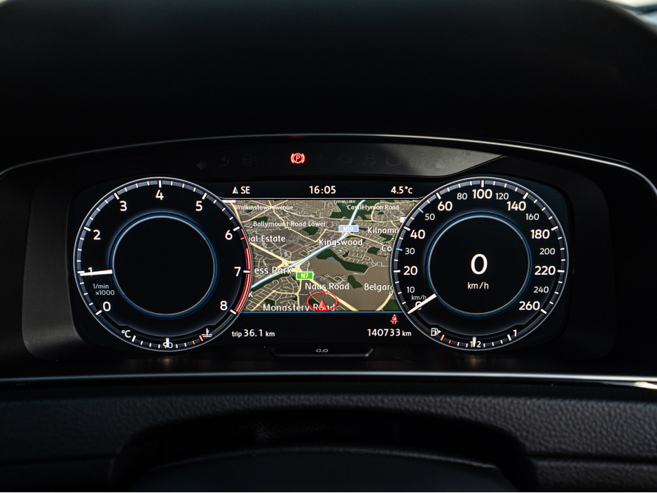 2017 Volkswagen Golf 172 Golf 1.0tsi HIGHLINE/FSH/High spec/1yr warrant €16,888