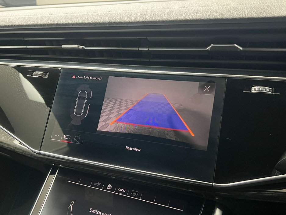 2023 Audi Q8 55 TFSI E S LINE BLACK ED 381HP QUATTRO €75,990