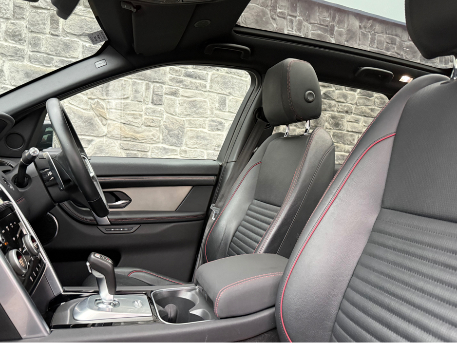 2022 Land Rover Discovery Sport P300E R-DYNAMIC SE €37,950