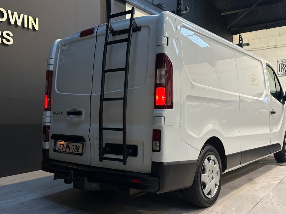 2015 Renault Trafic Passenger TRAFFIC VAN DCi €7,950