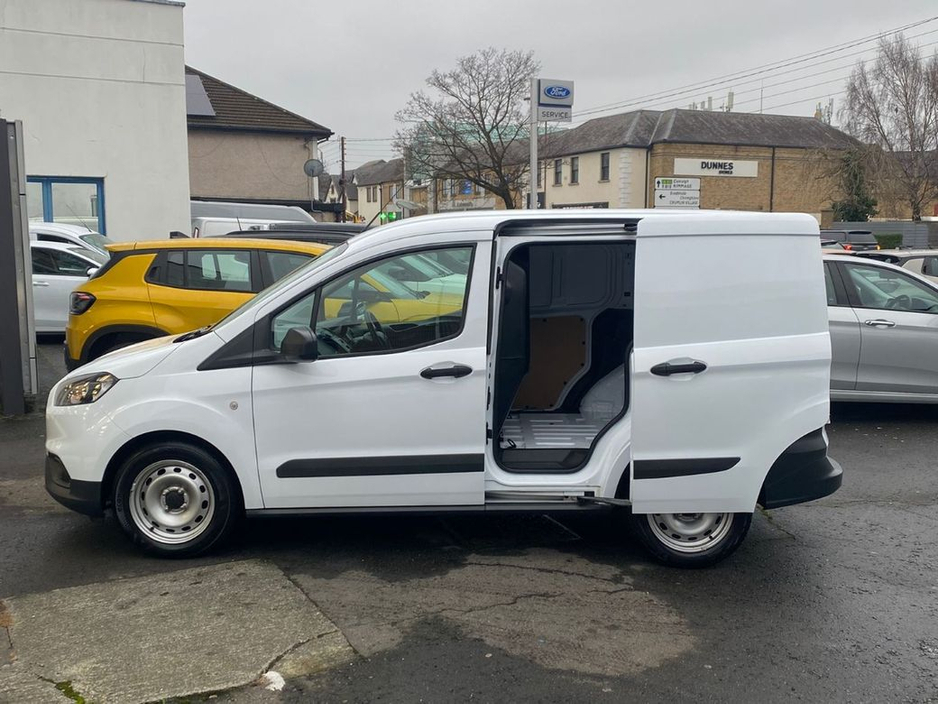 2022 Ford Transit Courier Base 1.5TD 75PS M6 2DR €11,000