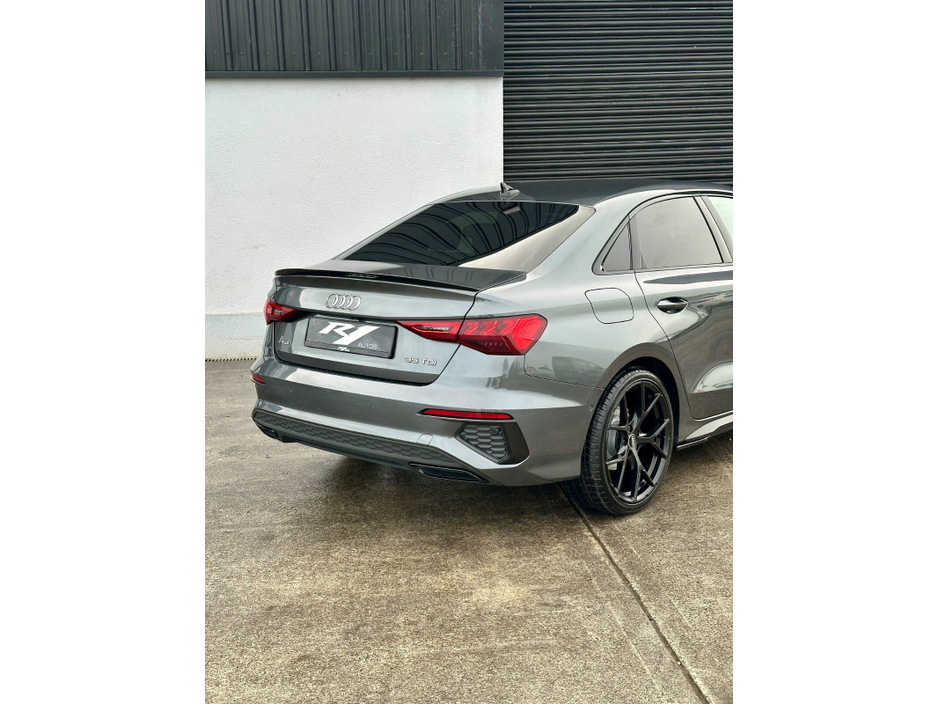 2022 Audi A3 35 TDI 150HP S tronic S Line €36,995