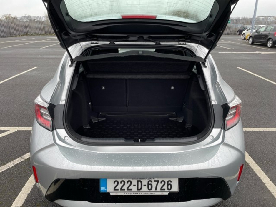 2018 Toyota Corolla Hatchback 5dr Hybrid - Luna Edition - 1.8 Automatic - Very Low KMS - EUR 180 Tax // Front Electric Windows // Rear Electric Windows // Electric Mirrors // Heated Mirrors // Apple Carplay €24,895