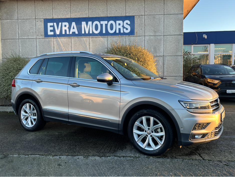 2019 Volkswagen Tiguan HIGHLINE 4MOTION AUTOMATIC 2.0 DIESEL //HIGH SPEC//360 PARKING CAMERAS//FRONT AND REAR HEATED SEATS//POWER TAILGATE//HEAD UP DISPLAY//