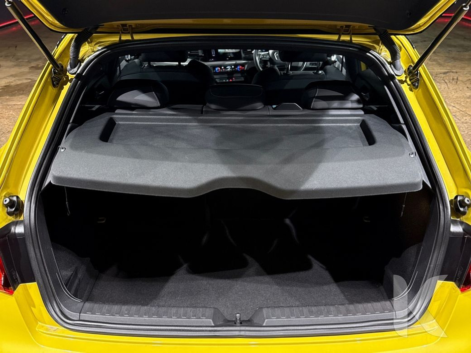 2022 Audi A1 S-LINE - YELLOW/BLACK TWO TONE - PADDLE SHIFT - CRUISE CONTROL - HEATED SEAT - DIGITAL DASH - REVERSE CAMERA €25,950