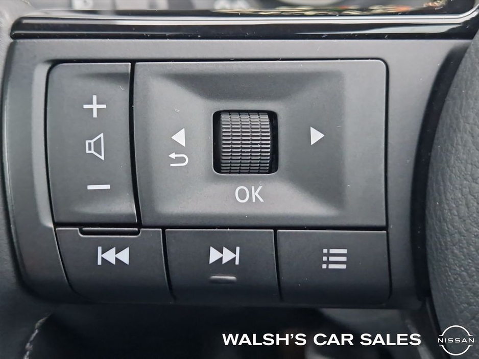 2022 Nissan Qashqai 1.3 HYB SV + Glass Roof Pack €25,950