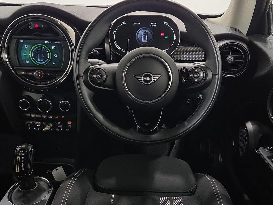 2021 MINI Hatch COOPER Electric Level 1 €12,950