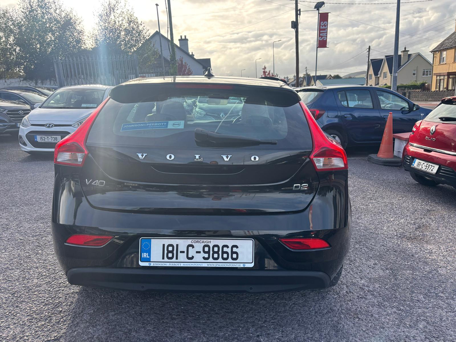 2018 Volvo V40 RESERVE  DEPOSIT  D2 MOMENTUM ED 5DR  ONE   OWNER   /  FULL  VOLVO  SERVICE  SERVICE  HISTORY