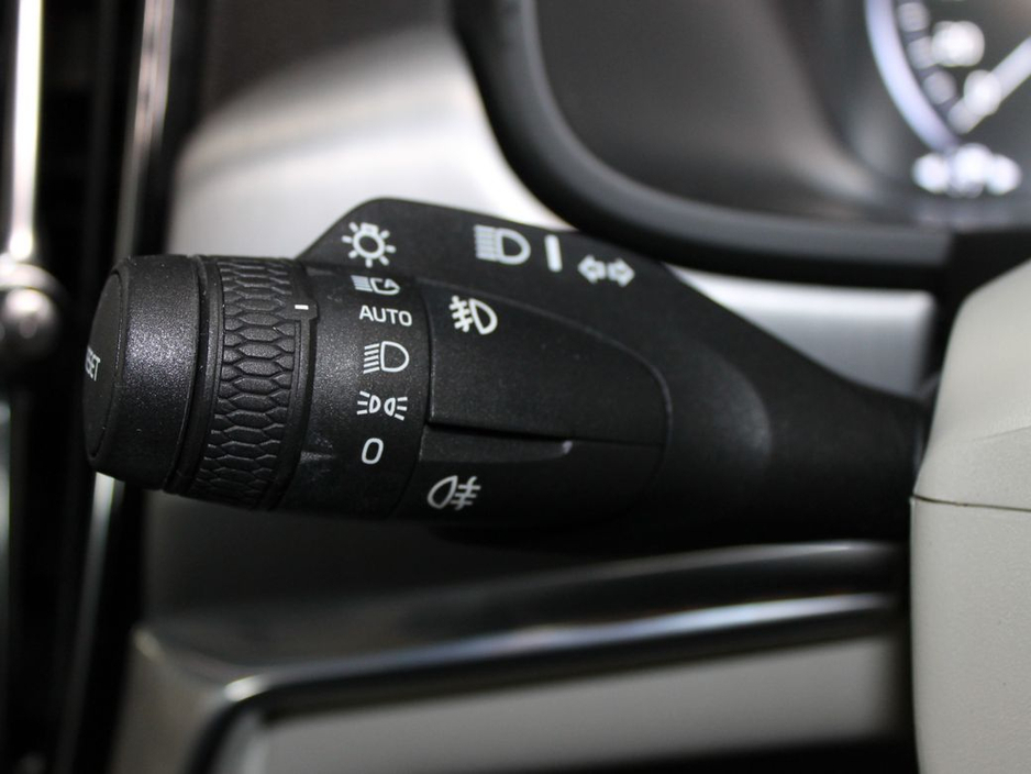 2020 Volvo V90 D4 MOM AT 5DR Auto €33,750