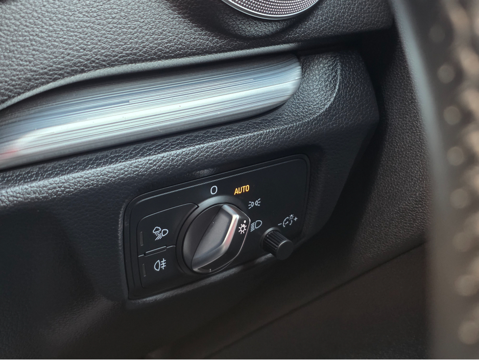 2017 Audi A3 1.4 LEATHER LEATHER SEATS / VIRTUAL COCKPIT - SMARTPHONE INTERFACE- SATNAV - VIRTUAL COCKPIT - NAVIGATION REVERSING CAMERA - PARKING SENSORS €18,750