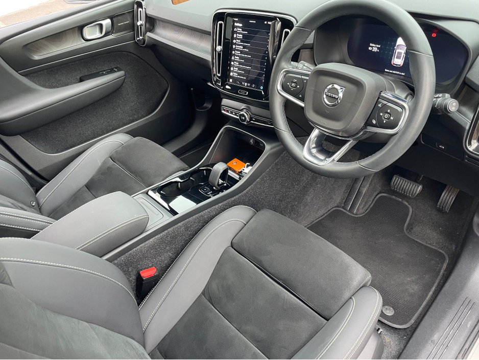 2022 Volvo XC40 ULTIMATE - 69KW BIGGER BATTERY - APPLE PLAY - 120TAX - NEW NCT €28,750