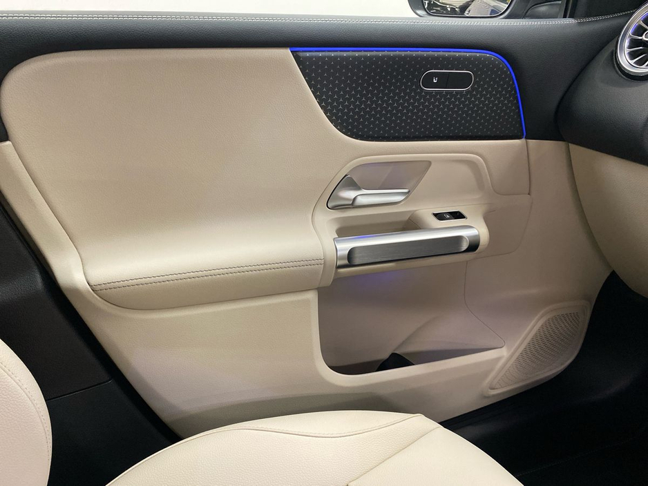 2025 Mercedes-Benz GLB GLB 180 Progressive Plus - 7 seater | Heated Seats, Reversing Camera €61,950