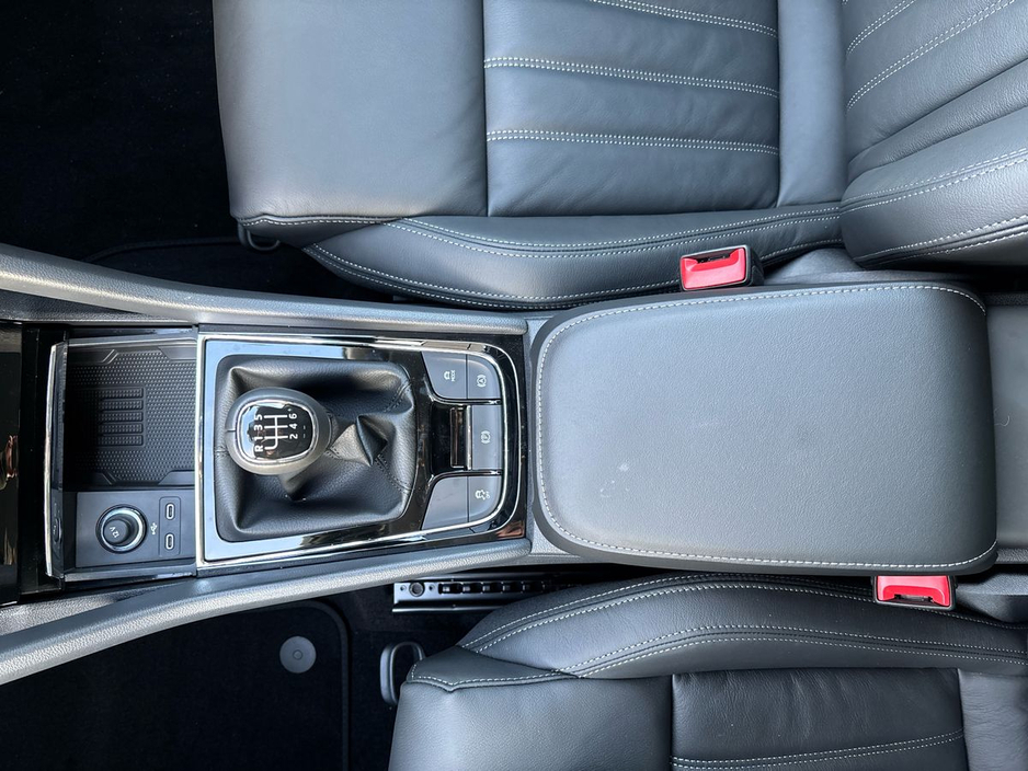 2026 Skoda Karoq Selection Plus 2.0TDI 115HP - Available for immediate 261 delivery €44,995