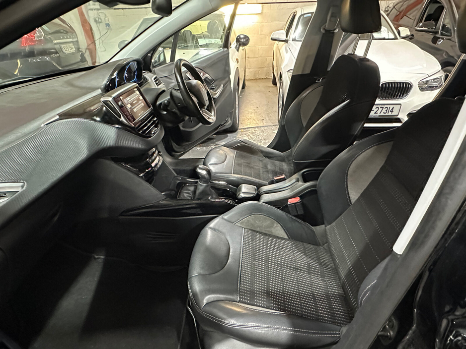 2016 Peugeot 2008 1.6 Blue Hdi 100 bhp Allure €7,888