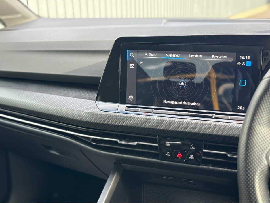 2022 Volkswagen Golf 2022 Volkswagen Golf R-LINE TSI €27,995