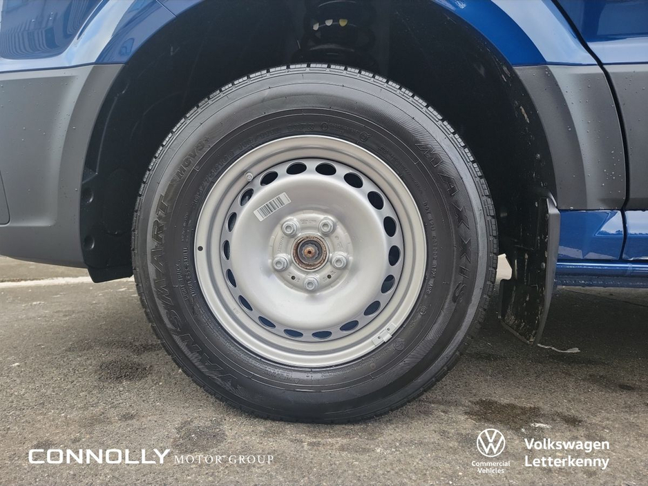 2026 Volkswagen Crafter CR35 Panel van Highline MWB 140 HP 2.0 TDI 8sp Automatic FWD €44,269