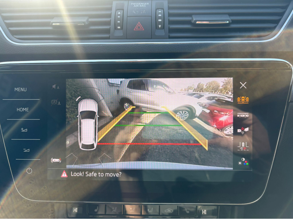 2023 Skoda Superb COMBI ESTATE STYLE AUTOMATIC 2.0 TDI DIESEL 150HP //HIGH SPEC//FULL LEATHER//ADAPTIVE CRUISE CONTROL//SAT NAV//KEYLESS ENTRY// €33,950