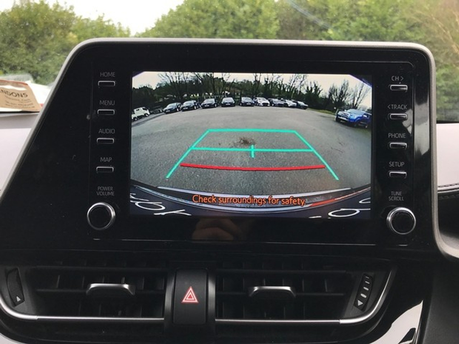 2023 Toyota C-HR HYBRID LUNA - GRANDONS €27,995