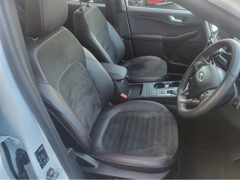 2024 Ford Kuga ST-LINE X 5DR 2.5 PHEV 225 S €37,000